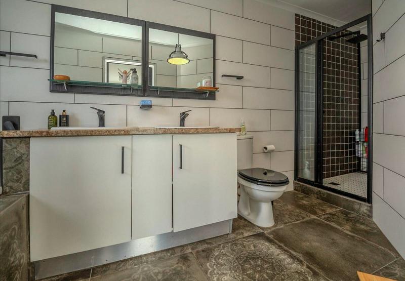 5 Bedroom Property for Sale in Fish Hoek Western Cape
